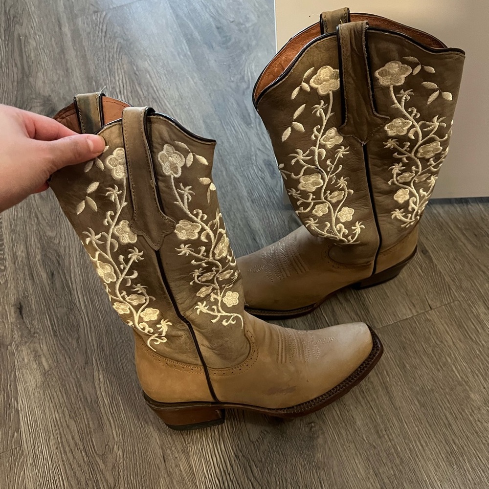Frye Floral Embroidered Brown Heeled Boots